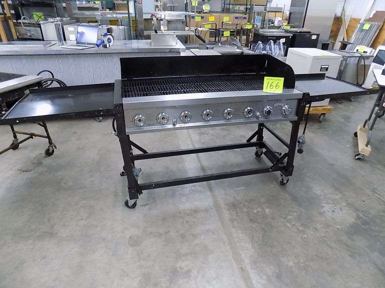 Bakers & Chefs Eight Burner LP Grill