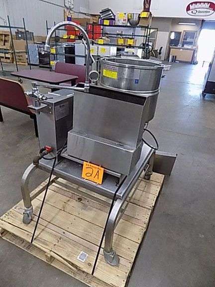 Groen TDH/40 Nat Gas 40 QuartTilting Commercial Steam Kettle