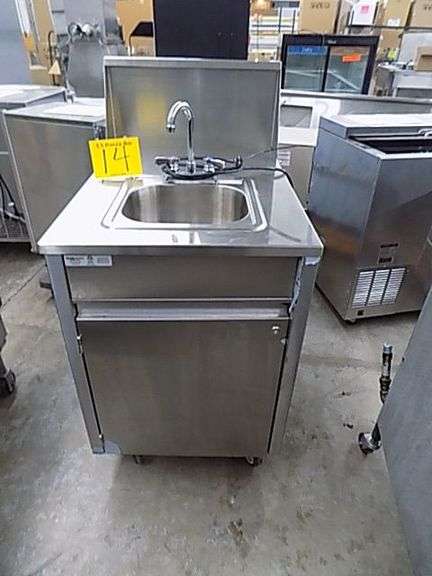 Qualserv SS Mobile Hand Wash Station