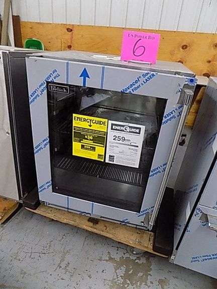 Perlick 24" Signature Series Shallow Depth Refrigerator - Indoor Model