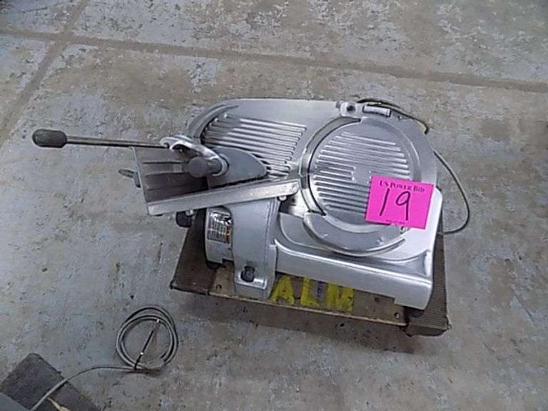 Hobart # 2812 Manual Slicer