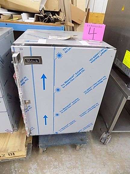 Perlick SS 24" Commercial Undercounter Glass Chiller