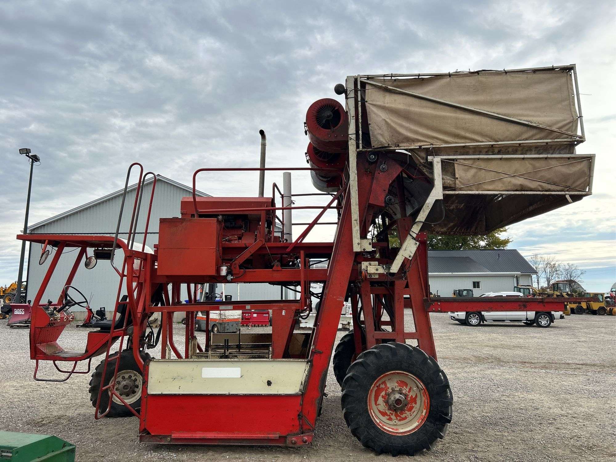 decloet tobacco harvester AUTOMATIC What is a Self-Propelled Tobacco