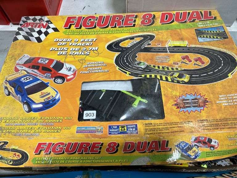 Rc Figure 8 Racing FIGURE 8 DUAL RACE TRACK WITH CAR - Shackelton Auctions Inc.