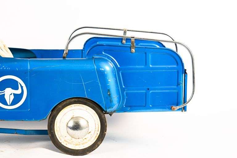 THISTLE CIRCLE T RANCH PEDAL CAR