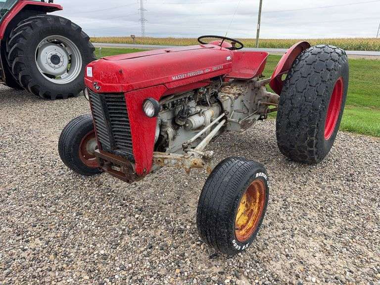 MASSEY FERGUSON 35 DELUXE GAS TRACTOR