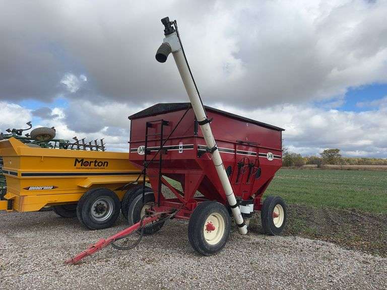 J & M 385 GRAVITY BOX, WAGON & AUGER