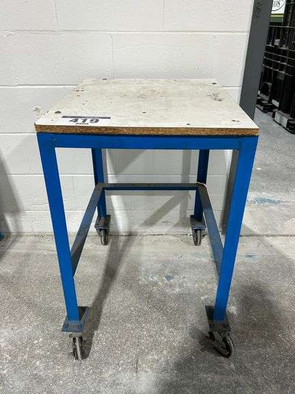 ROLLING TABLE 20"X24"X32"