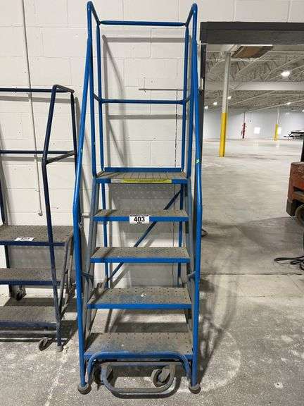 FIVE STEP ROLLING STAIRCASE 4 FT