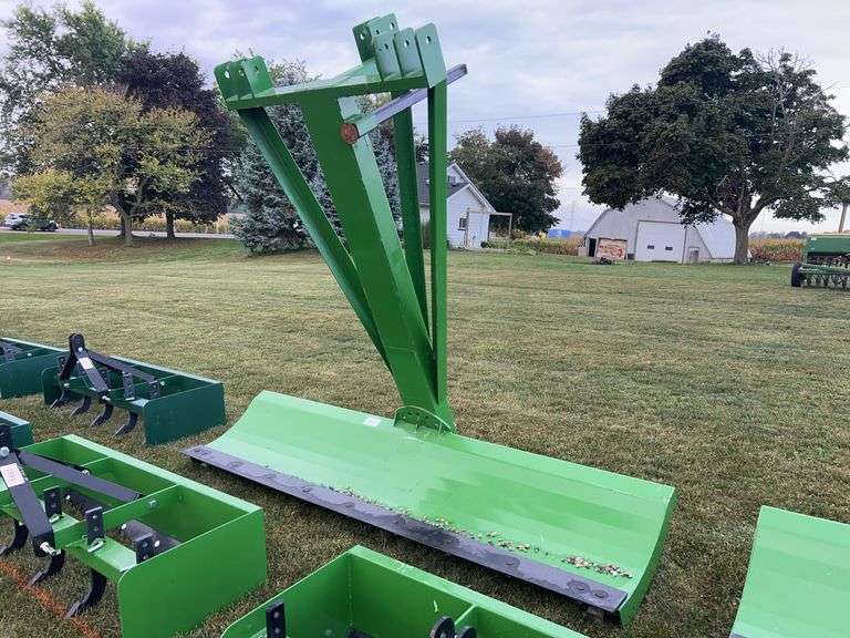 UNUSED 9' 3PTH  HEAVY DUTY BLADE