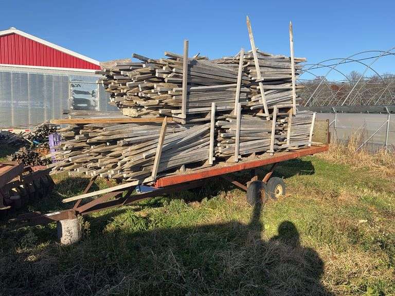 TANDEM AXLE TRAILER WITH STAKES