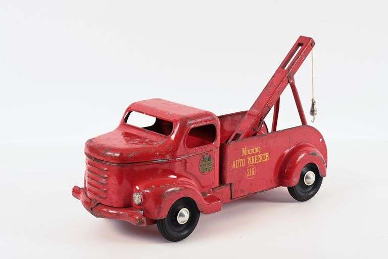 MINNITOYS PRESSED STEEL AUTO WRECKER