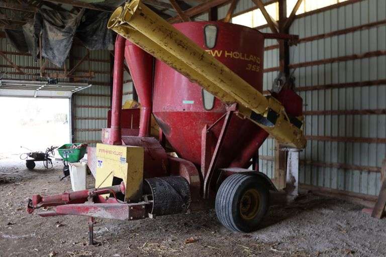 NEW HOLLAND 355 GRINDER MIXER