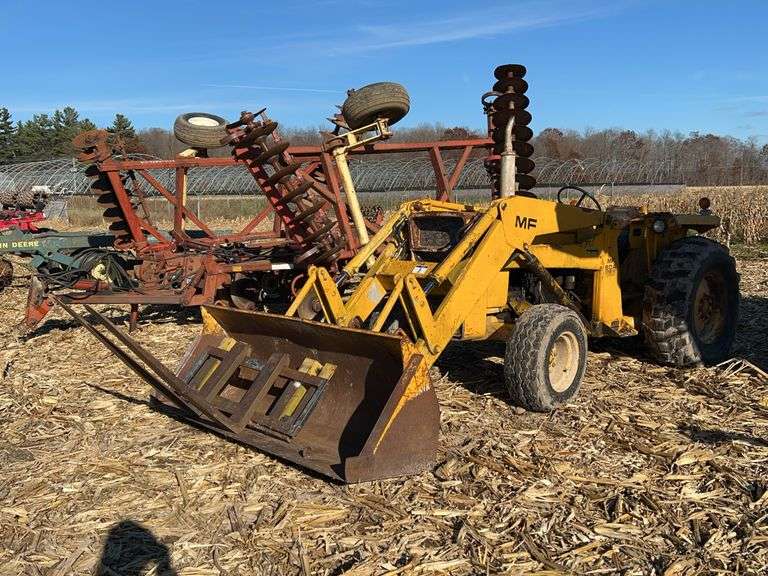 MASSEY FERGUSON 50A DIESEL TRACTOR & LOADER