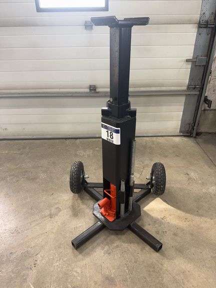 HEAVY DUTY SPRAYER JACK ON WHEELS