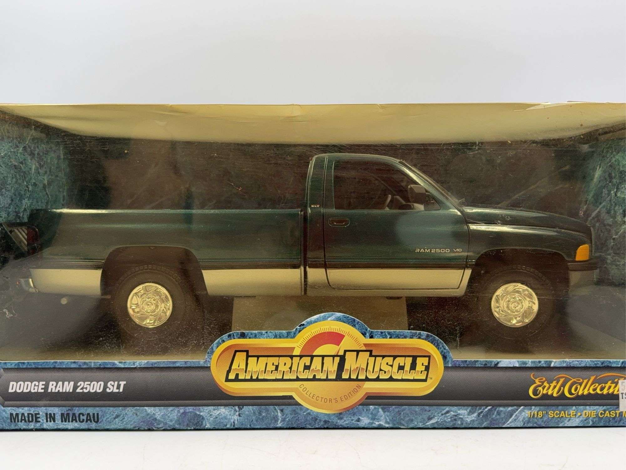 ERTL DODGE RAM 2500 SLT 1/18 - Shackelton Auctions Inc.