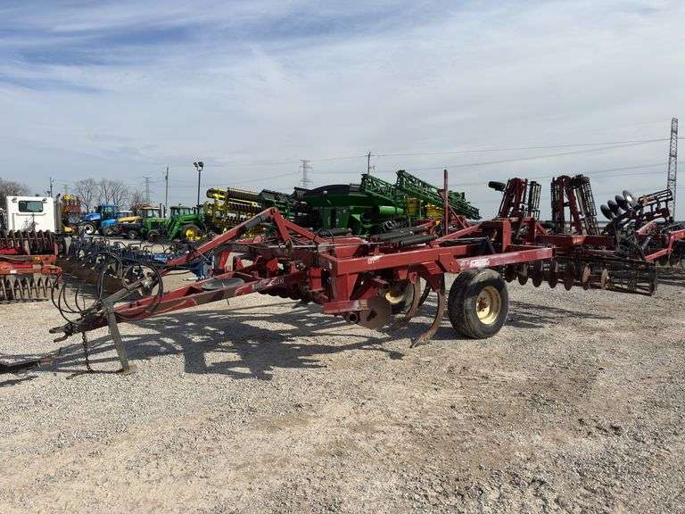 SALFORD 9800 DISC RIPPER - Shackelton Auctions Inc.