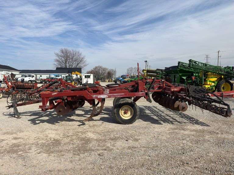 SALFORD 9800 DISC RIPPER - Shackelton Auctions Inc.