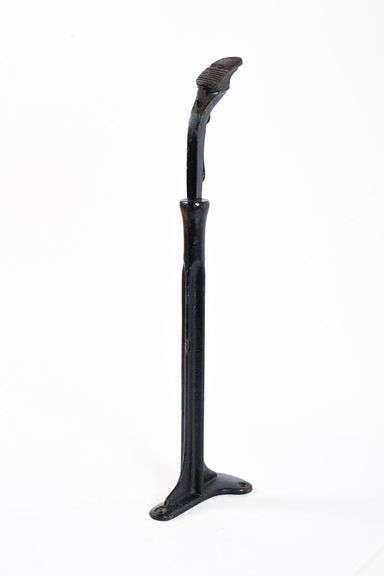 CAST SHOE SHINE FOOT REST - 21"