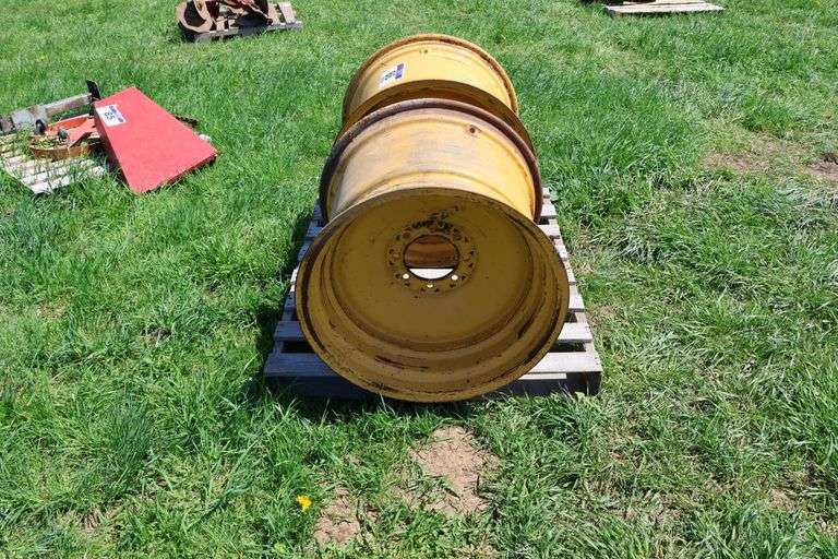 PAIR OF 28" 8 BOLT RIMS