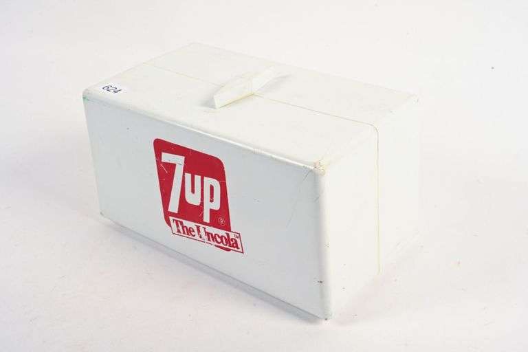 VINTAGE CHILTON TOYS 7UP DISPENSER WITH BOX