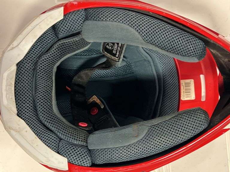 FOX HELMET SIZE LARGE Shackelton Auctions Inc.