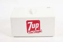 VINTAGE CHILTON TOYS 7UP DISPENSER WITH BOX