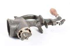MAXWELL BENCH MOUNT MEAT GRINDER