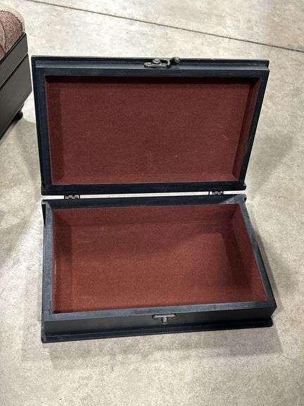 2 SMALL STORAGE BOXES & TAROT CARDS
