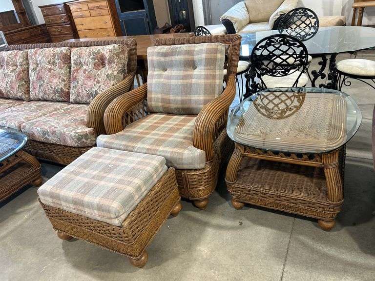 UPHOLSTERED WICKER CHAIR WITH OTTOMAN AND SIDE TABLE