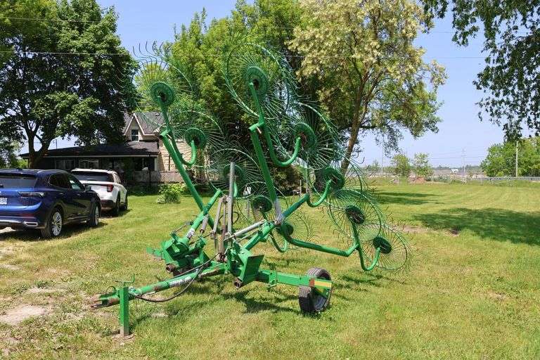 FRONTIER WR1010 10 WHEEL RAKE