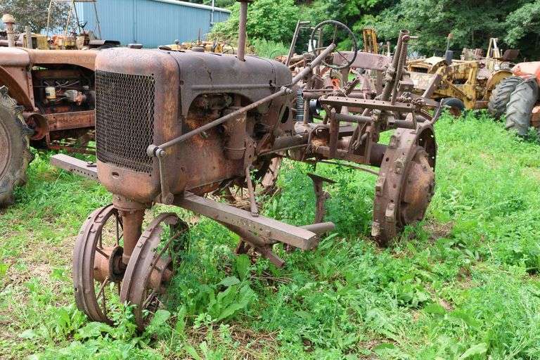 ALLIS CHALMERS 'C' STEEL WHEEL TRACTOR WITH CULTIVATOR