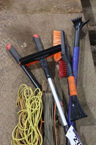 VEHICLE BRUSHES, GARDEN SNIPS, ROPE