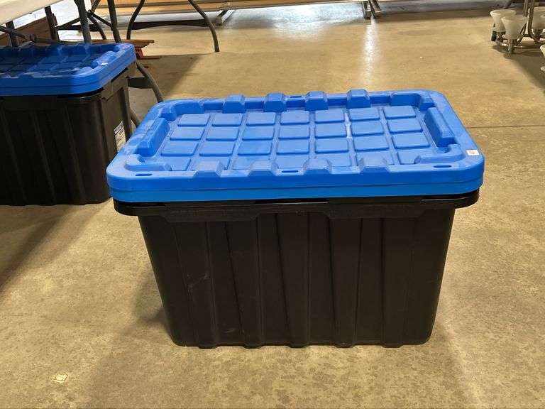 2 MASTERCRAFT 102L STORAGE TOTES WITH LIDS
