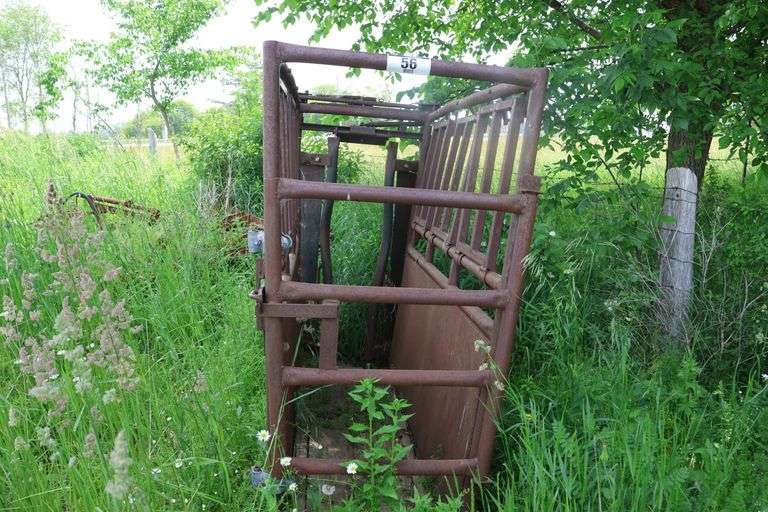 CATTLE SQUEEZE