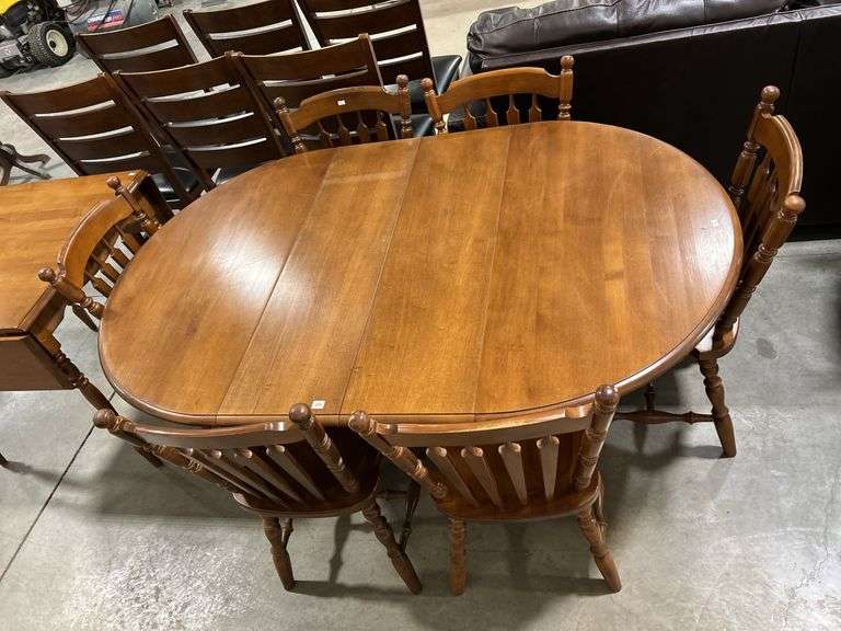 PEDESTAL TABLE WITH SIX CHAIRS AND TWO LEAVES - WITH LEAVES 64"X42"X30"