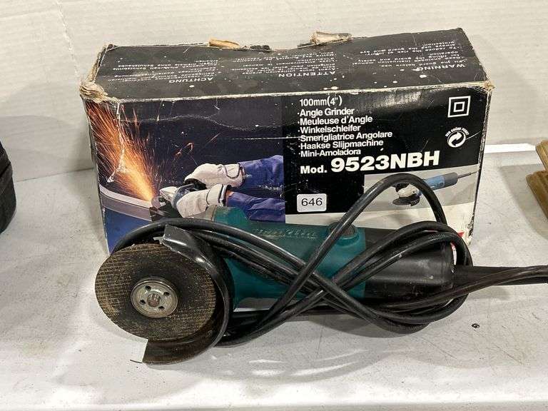 MAKITA 4" ANGLE GRINDER