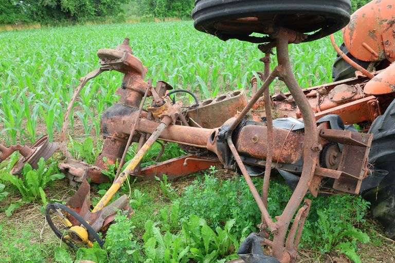 ALLIS CHALMERS TRACTOR FRAME