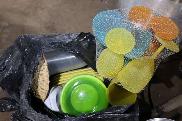 PROPANE BURNER, POTS & CAMPING DISHES