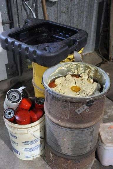2 OIL BARRELS & OIL PAN