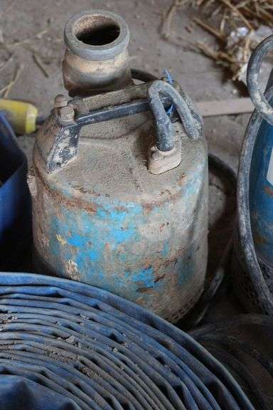 2 WATER PUMPS & HOSE