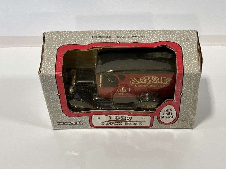 ERTL AGWAY 1923 TRUCK BANK - 1/25
