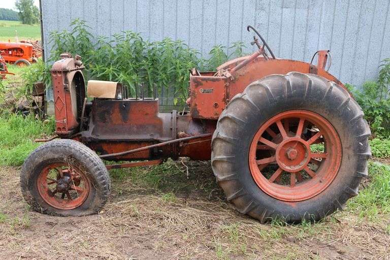 ALLIS CHALMERS 'U' TRACTOR