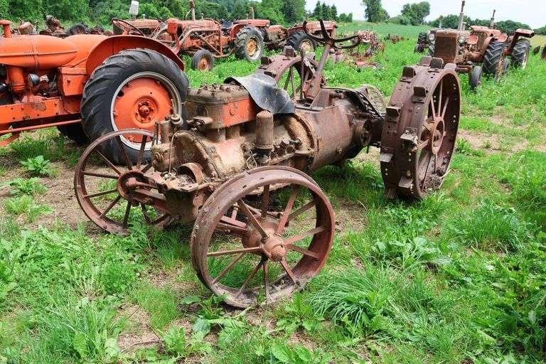 ALLIS CHALMERS UNITED TRACTOR