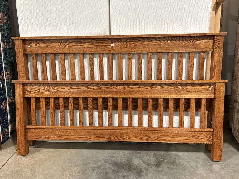 KING SIZE HEAD AND FOOT BOARD WITH RAILS AND SPLIT MATTRESS AND BOXSPRING