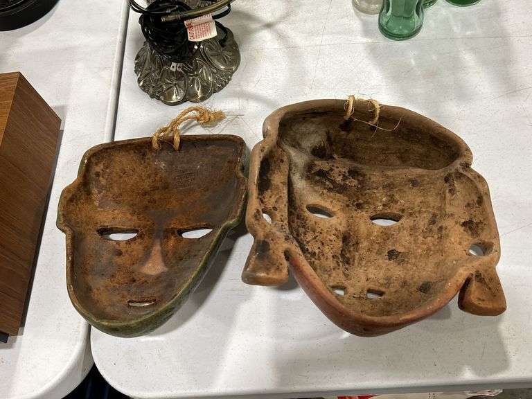 2 CERAMIC WALL MASKS