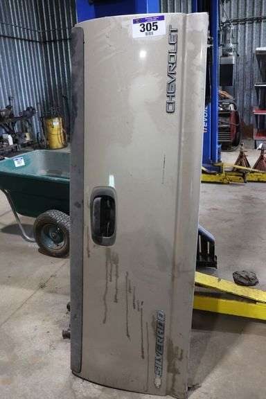 CHEVROLET SILVERADO TAILGATE