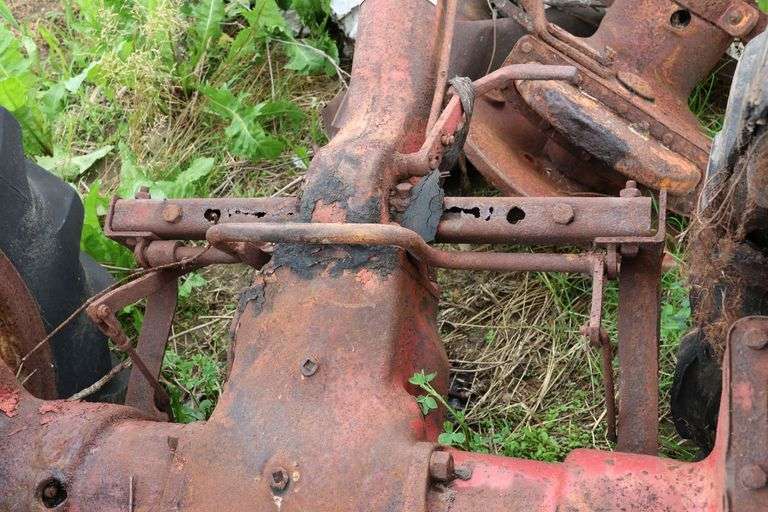 ALLIS CHALMERS TRACTOR FRAME