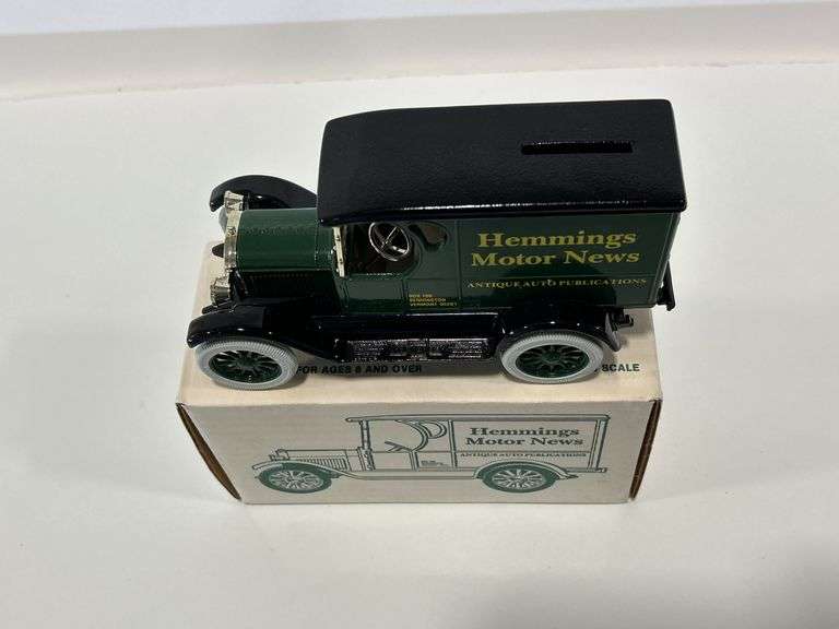 ERTL HEMMINGS MOTOR NEWS 1923 CHEVY 1/2 TON TRUCK BANK - 1//25