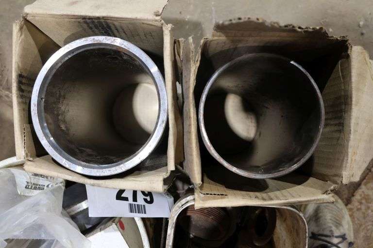 GROUP OF METAL FITTINGS